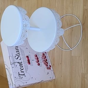 Round Metal Cupcake Stand with Eyelet Edge, 2-Tier, White, 14-Inch